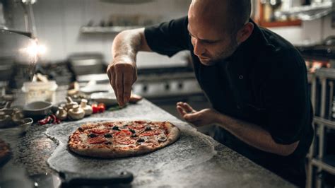 Comment devenir pizzaiolo en partant de zéro: Tous les conseils pour réaliser une pizza d'exception